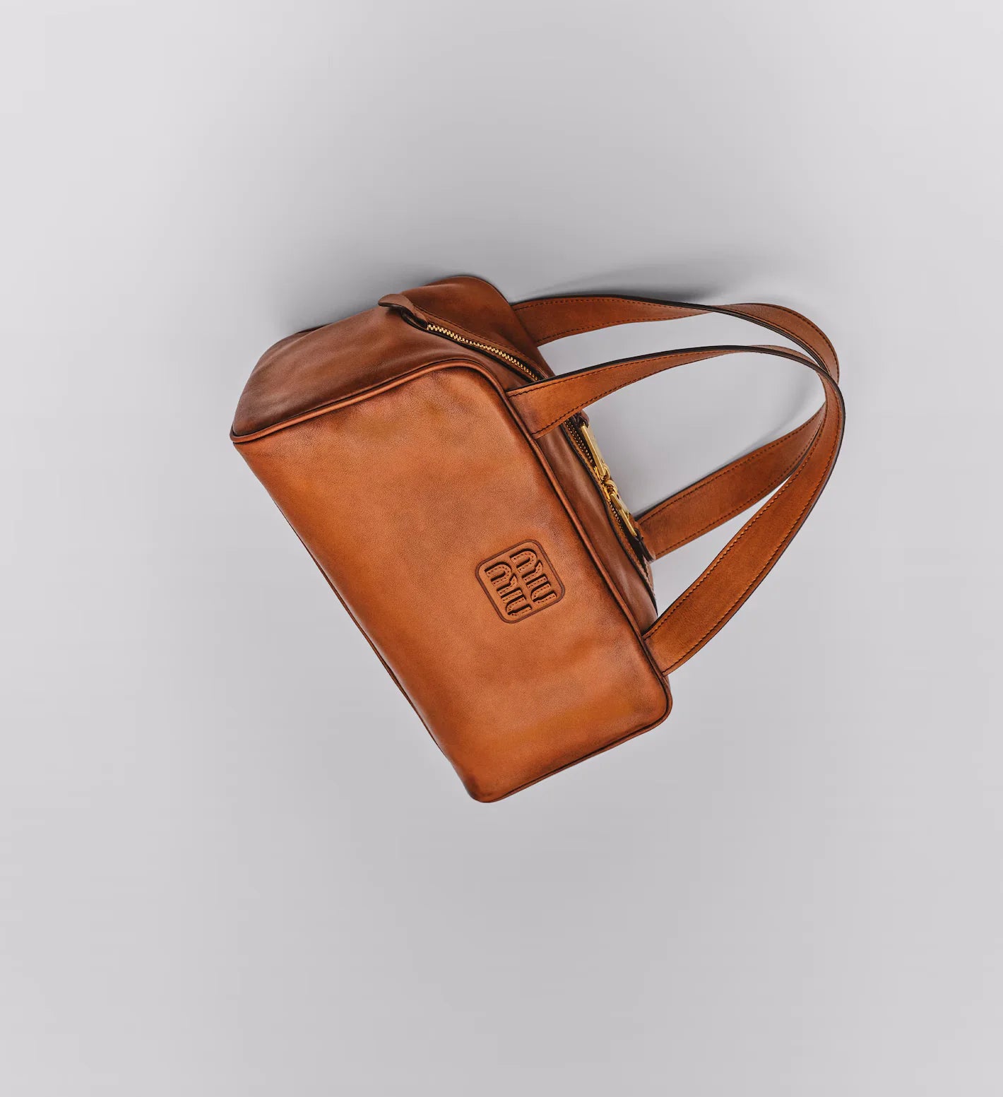 Soft and structured silhouettes